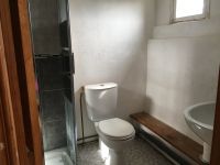 Upstairs-Bathroom-2